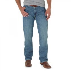 Wrangler Retro® Slim Boot Jean 1077MWZWO